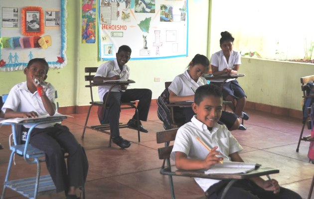 Schoolschoenen kinderen familiehuis Nicaragua